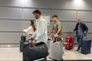 天博官网-记者：多特新援安塞尔米诺抵达杜塞尔多夫机场，体检将很快进行