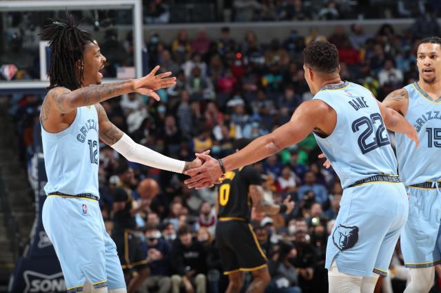 这一刻，谁还会怀疑莫兰特是当今NBA前五控卫？